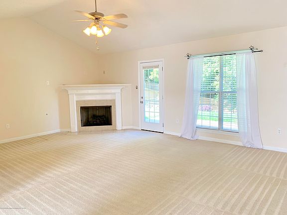 3rd image of 7169 Willow Point Dr