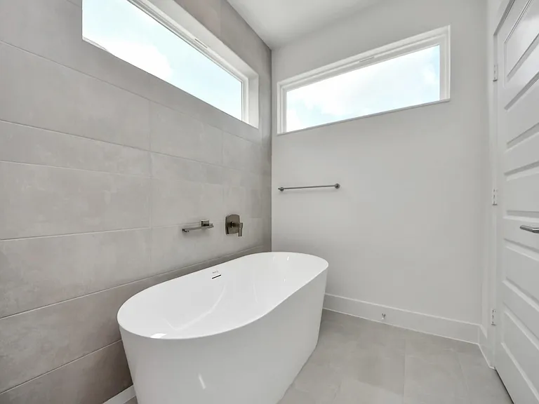 13104 Moncloa Dr — Photo 13