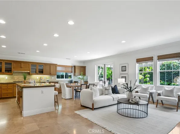 11 Flora Spgs, Irvine, CA 92602