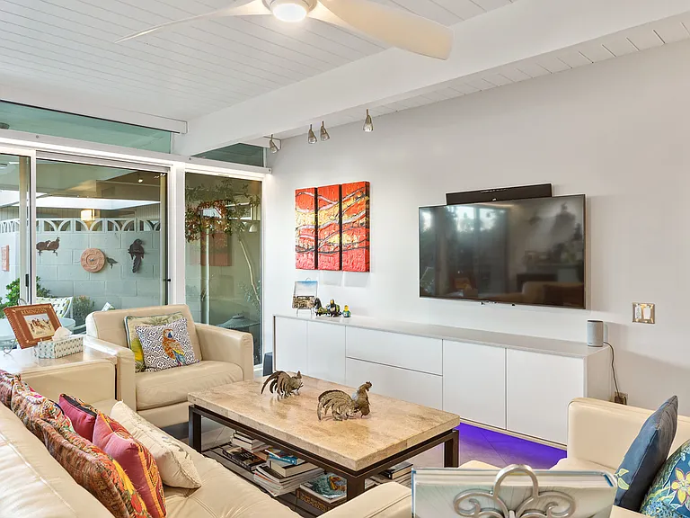 341 Sandpiper St — Photo 3