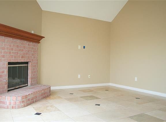 3rd image of 4648 Parnell Ln