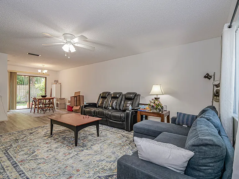 1057 6th Ave #B7 — Photo 2