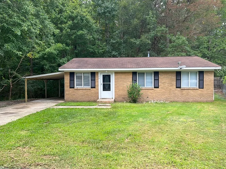 104 Beverly Dr — Photo 1