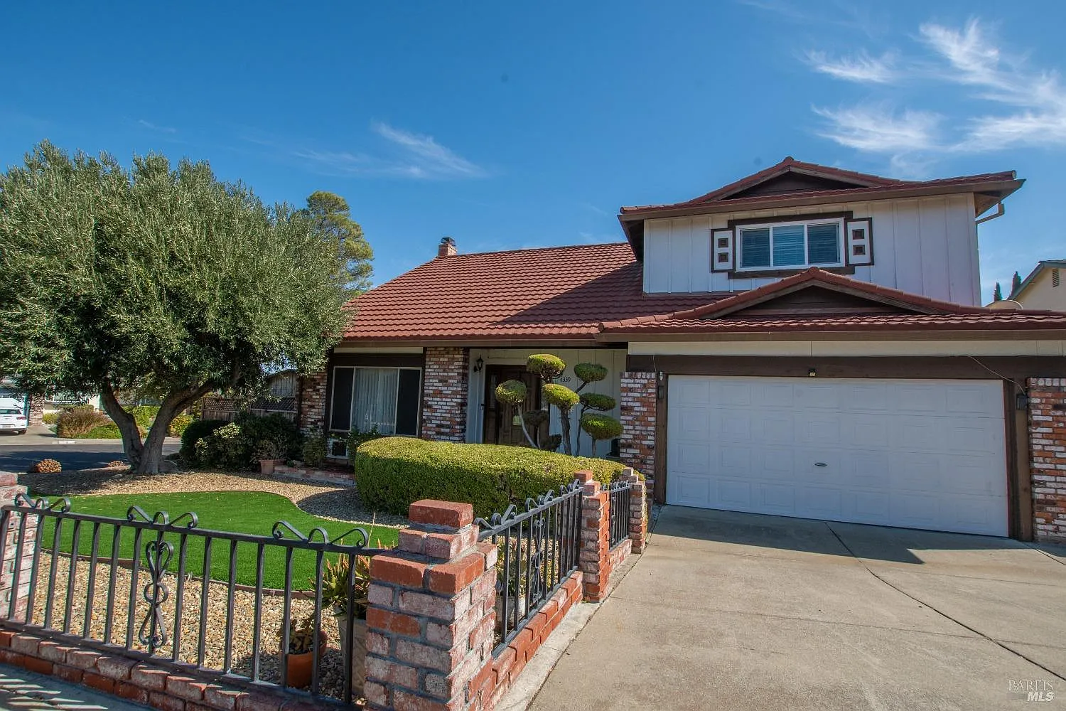 4339 Hillview Drive photo 1