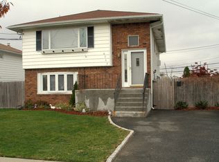 4362 Broadway, Island Park, NY 11558