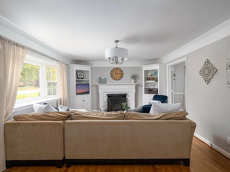 1006 Onslow Dr — Photo 3