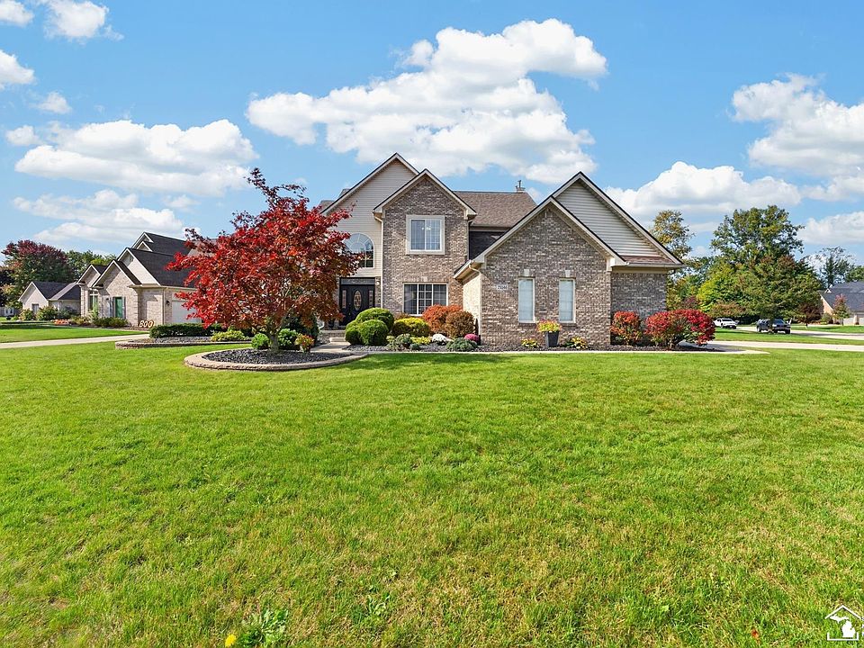 23346 Fredericks Dr, photo 3