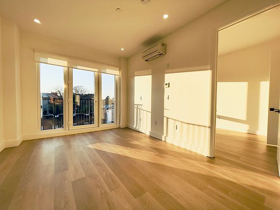 5th image of 2001 Nostrand Ave #6E