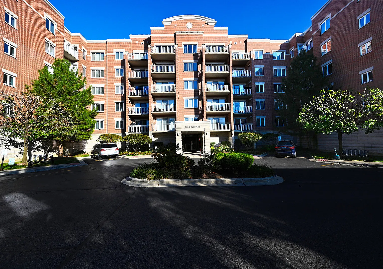 2 bed, 1212 sqft, $2,400 — Photo 1