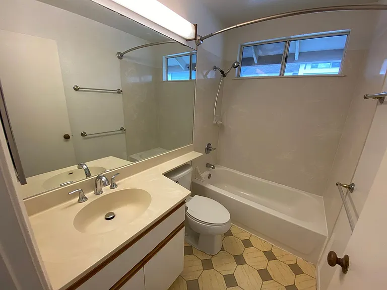 98-1961D Kaahumanu St #40 — Photo 18