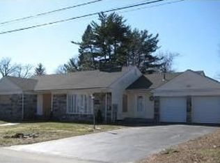 5 3rd St, North Providence, RI 02911