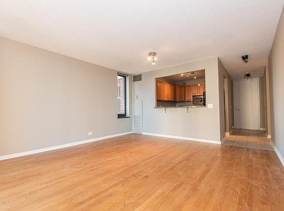3rd image of 3660 N Lake Shore Dr APT 1009