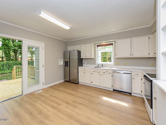 5th image of 4916 Royal Adelaide Way