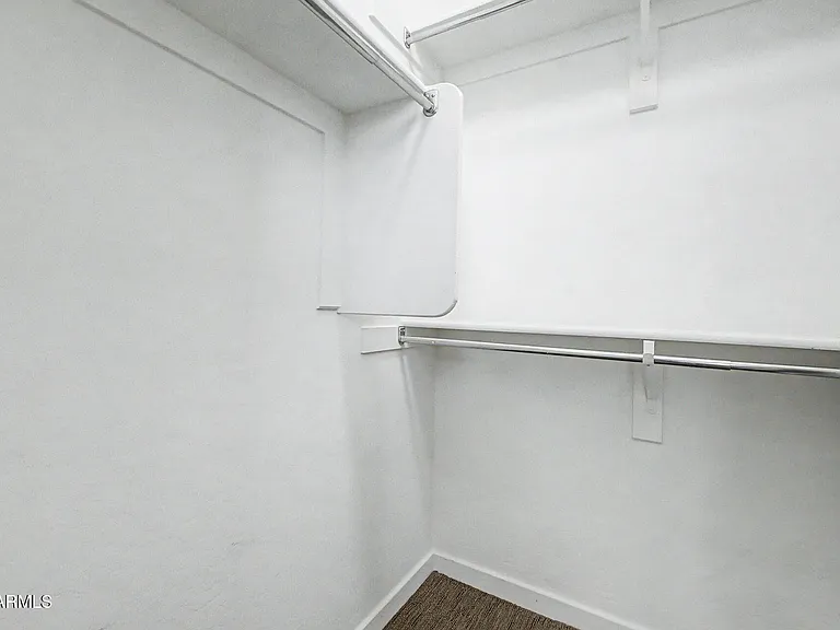 3413 N Loma Vis — Photo 15
