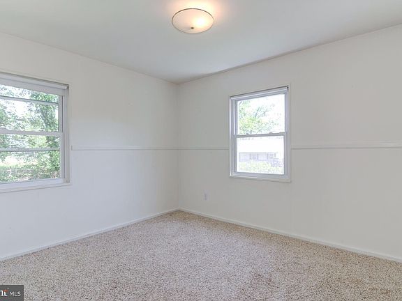 3rd image of 7343 Howard Ct