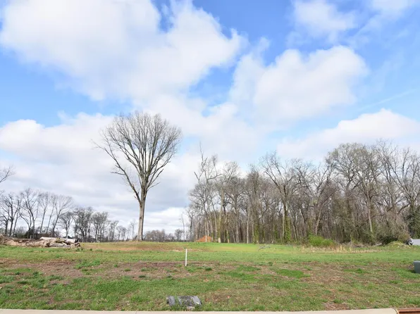 8806 Dahlia Ct, Evansville, IN 47725