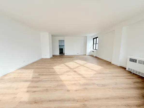 399 East 72nd Street image 9 of 12