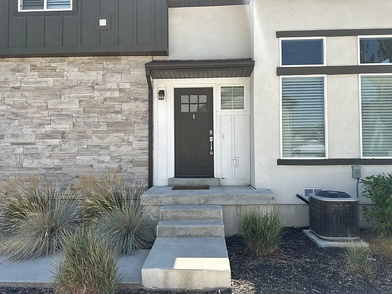 7068 S 300 E — Photo 2