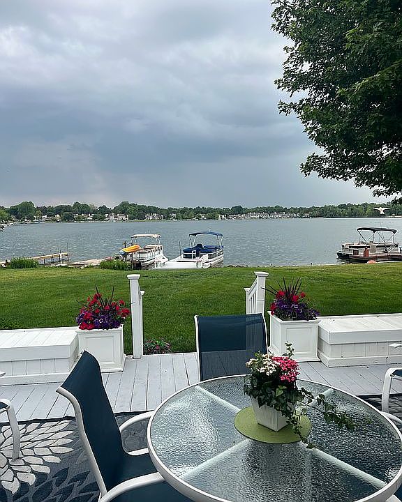 2nd image of 7913 N Shoreline Dr