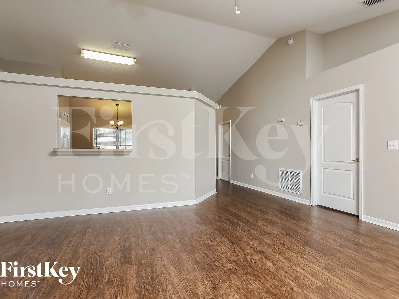 3 bed, 2.0 bath, 1462 sqft, $2,045 — Photo 3