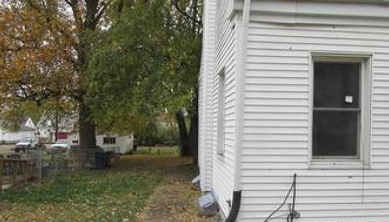 2nd image of 901 S Jackson St