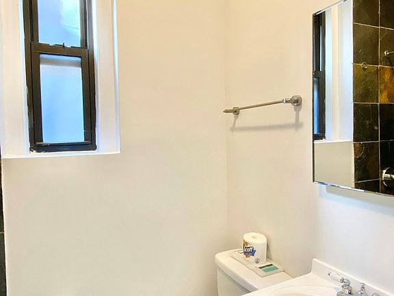 5th image of 19 Greenwich Ave APT 5B