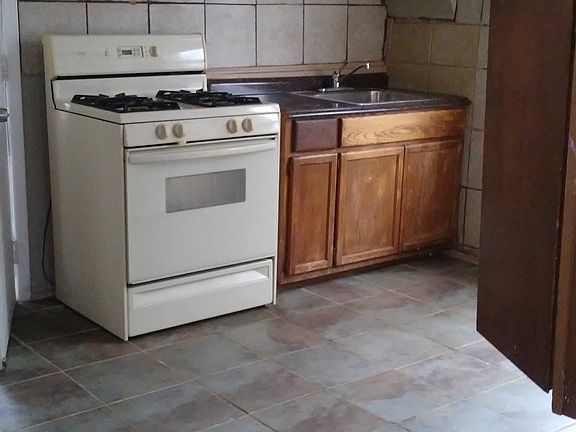 3rd image of 12312 S Peoria Street # Fl 2nd