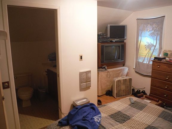 2nd image of 1135 Boston Ave