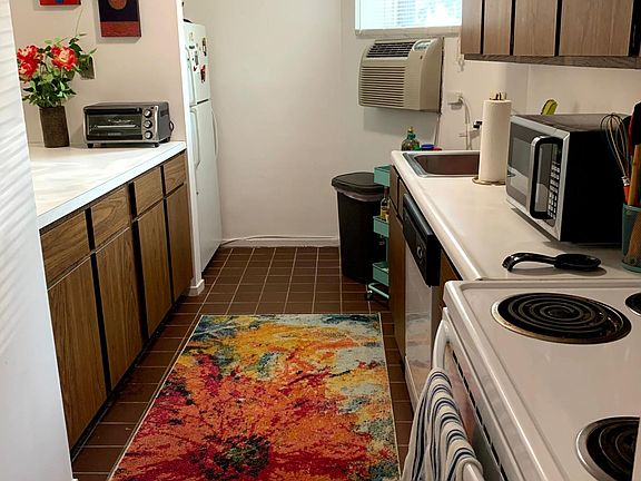 5th image of 3450 N Elaine Pl #Gn