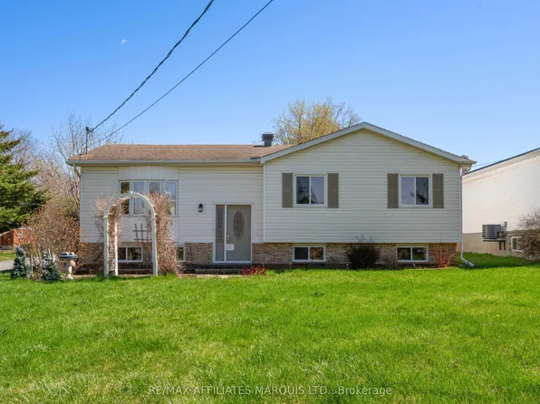 3497 Bruce St, South Stormont, ON K6K 1N2