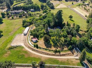2211 Hillside Dr, Central Point, OR 97502