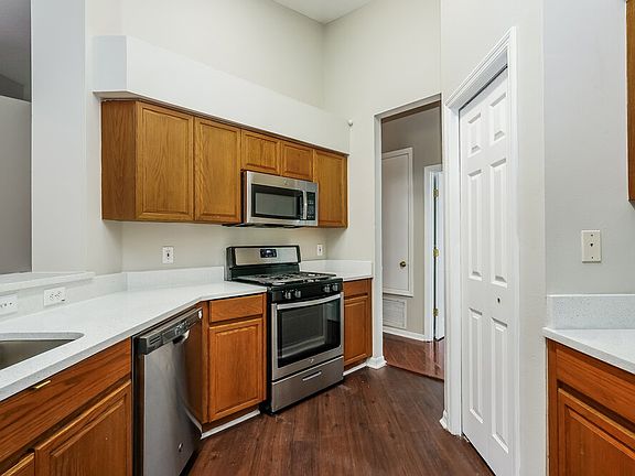 5th image of 3807 Lockridge Dr