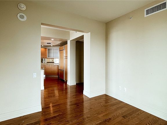 3rd image of 322 Karen Ave Unit 607