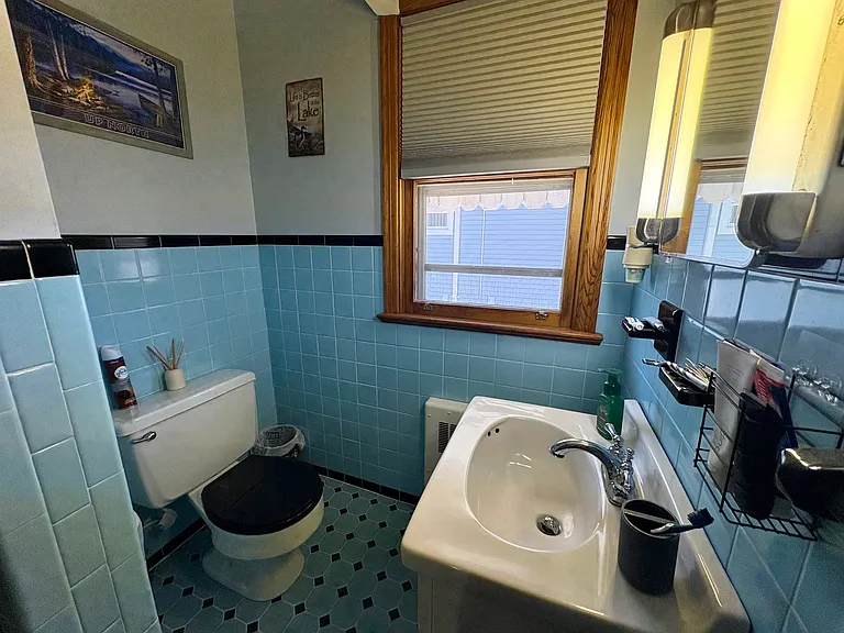 182 Roosevelt St — Photo 19