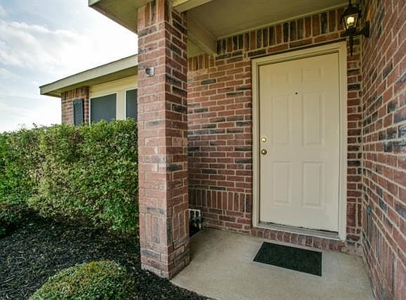 3rd image of 16101 Kiva Ct