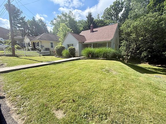 4th image of 104 Pine St