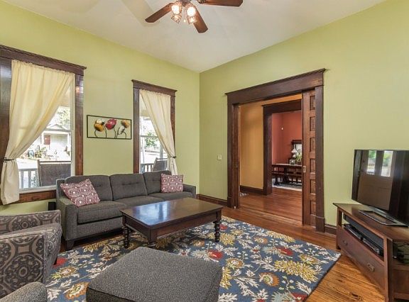 3rd image of 900 S Highland Park Ave
