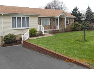 1725 Pulaski Rd, New Castle, PA 16105