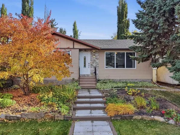 4412 N 45th Ave, Sylvan Lake, AB T4S 1K6