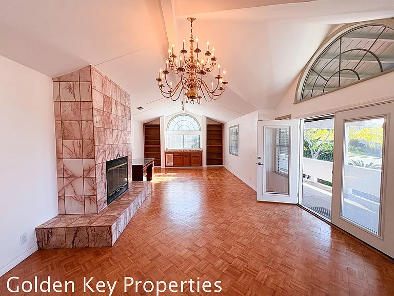 2475 Unicornio St — Photo 31