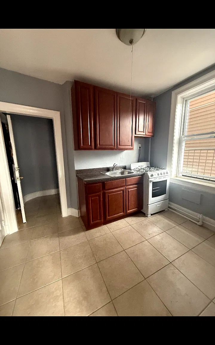 1 bed, $1,695 — Photo 1