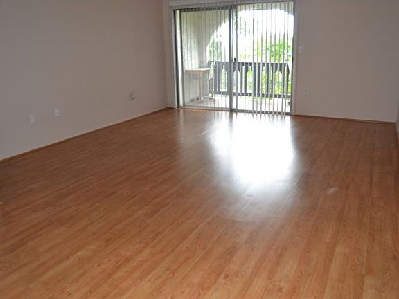 3rd image of 210 N Bayshore Blvd APT 206