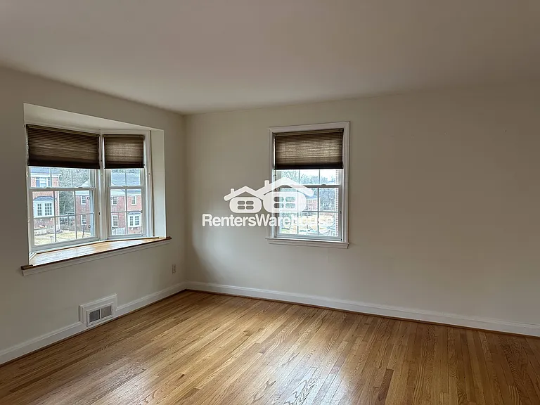 6518 Loch Hill Ct — Photo 5