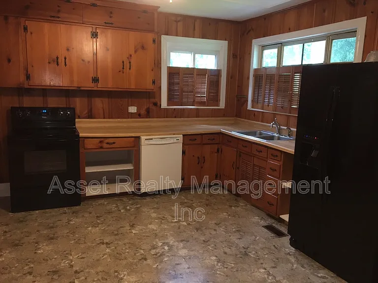 2033 Decatur Hwy — Photo 8