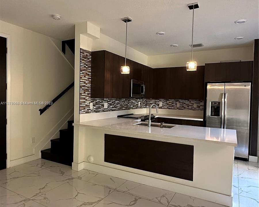 1st image of 10419 NW 81st Ter