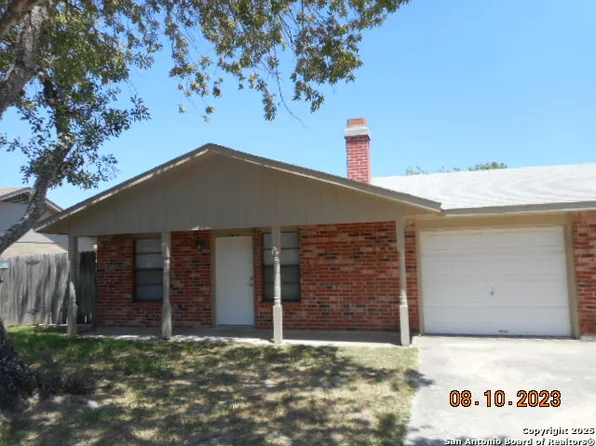 1036 Orts Dr APT A, Pleasanton, TX 78064
