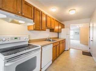 62 Wellington Dr, Farmington, CT 06032
