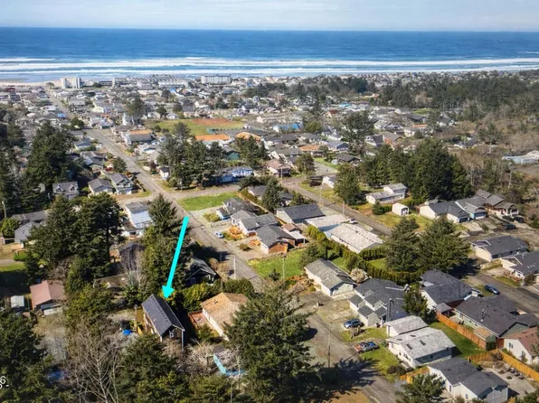 120 S Lagoon St, Rockaway Beach, OR 97136