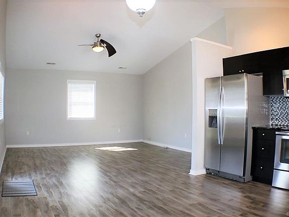 4th image of 2714 Dellrose Ave