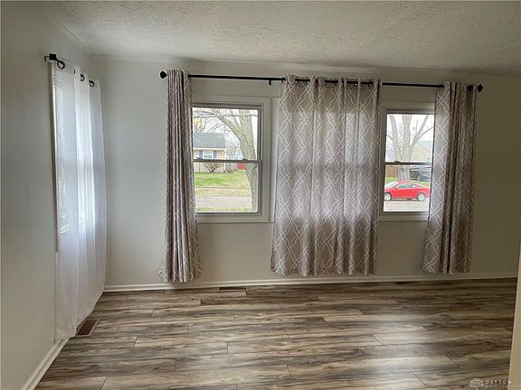 4th image of 2940 Prentice Dr